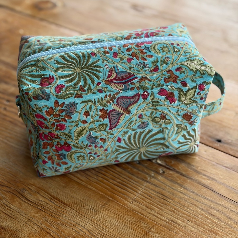 Handmade Floral Turquoise Tote Bag with Matching Pouch - Picture 11 of 11